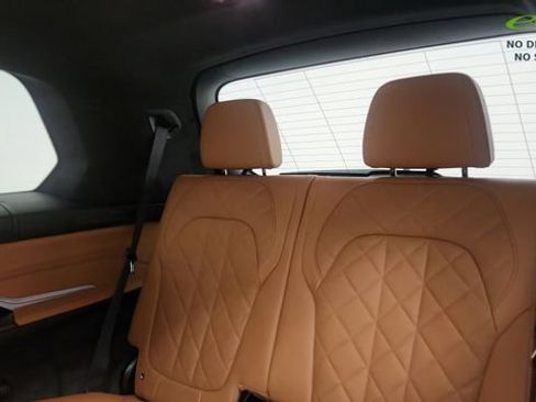 Used 2025 BMW X7 xDrive40i w/ M Sport Package AWD/4WD image 50