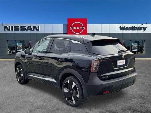 Used 2025 Nissan Kicks SR w/ SR Premium Package image 6