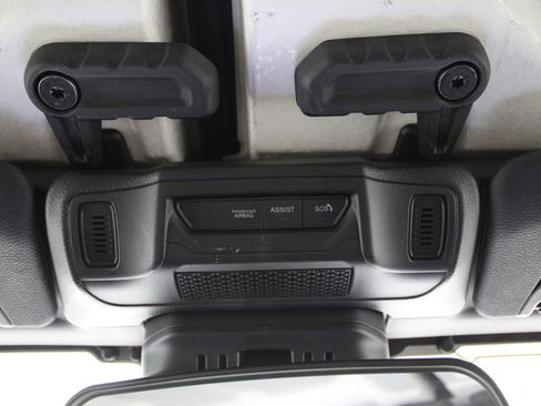 Used 2025 Jeep Wrangler Unlimited Rubicon image 23