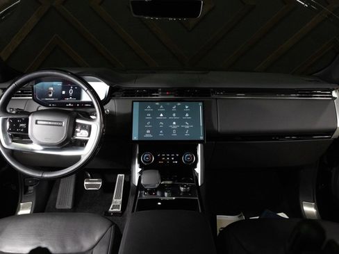 Used 2023 Land Rover Range Rover SE image 7