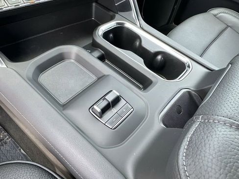 New 2025 GMC Sierra 2500 Denali w/ Denali Reserve Package image 16