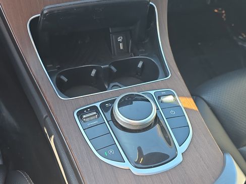 Used 2019 Mercedes-Benz C 300 Sedan image 18