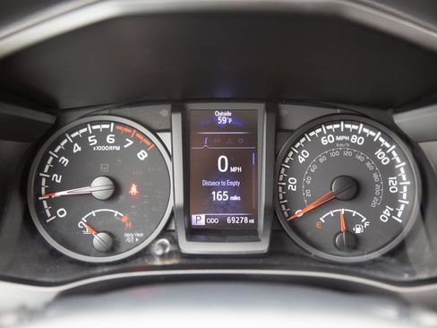 Used 2020 Toyota Tacoma SR AWD/4WD image 12