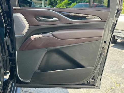 Used 2021 Cadillac Escalade ESV Sport Platinum w/ Heavy-Duty Trailer Package AWD/4WD image 16