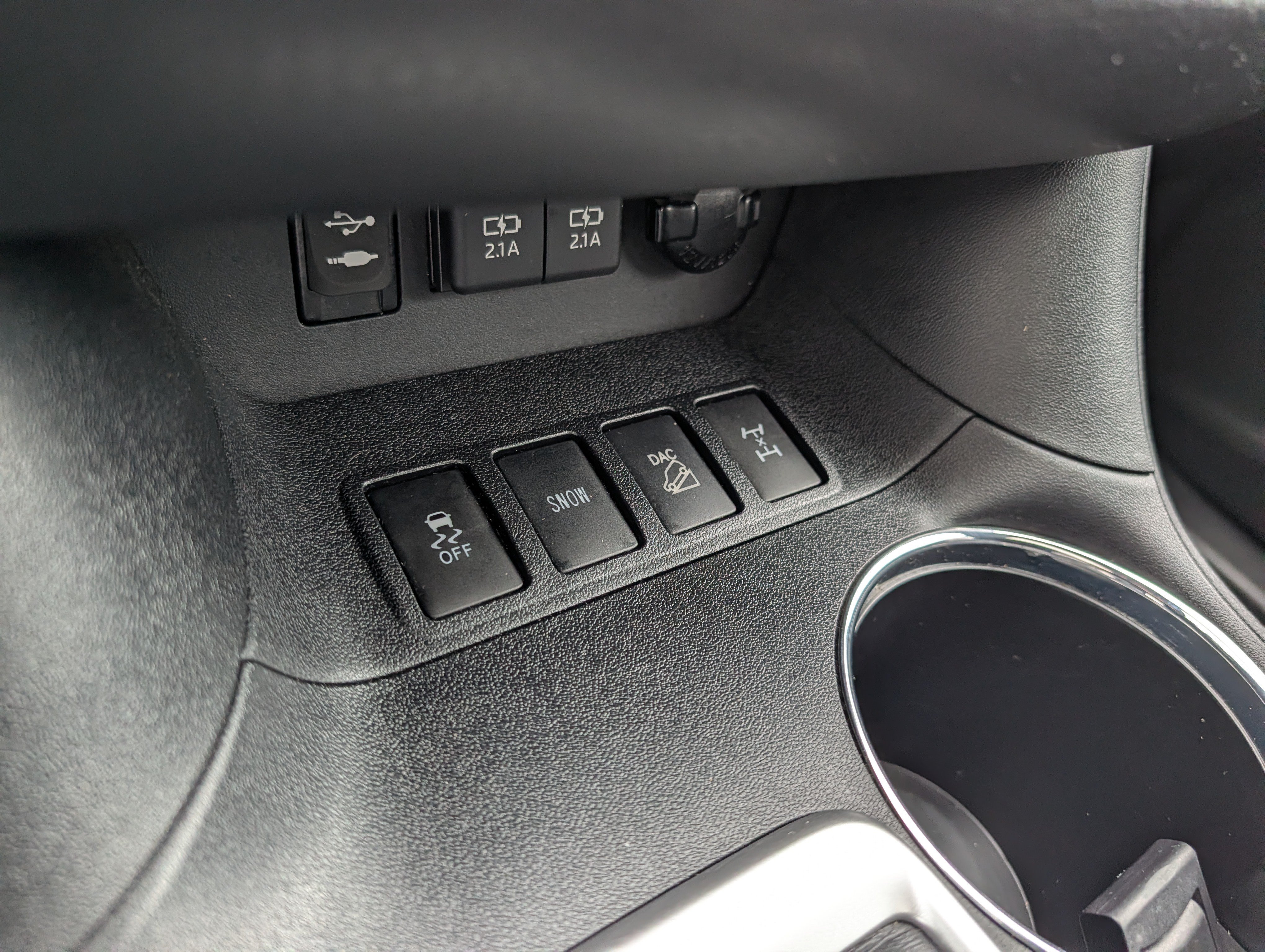 Used 2019 Toyota Highlander XLE AWD/4WD image 32