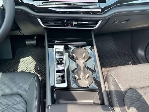 New 2026 Volkswagen Atlas SE FWD image 15