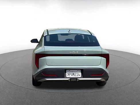Used 2025 Kia K4 LXS image 12