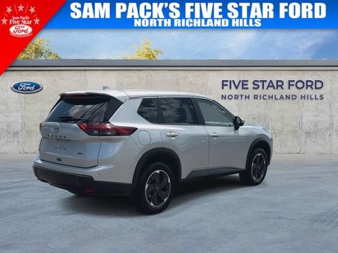 Used 2025 Nissan Rogue SV AWD/4WD image 9