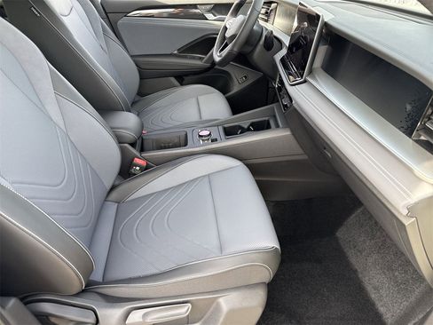 New 2026 Volkswagen Tiguan SE R-Line image 8