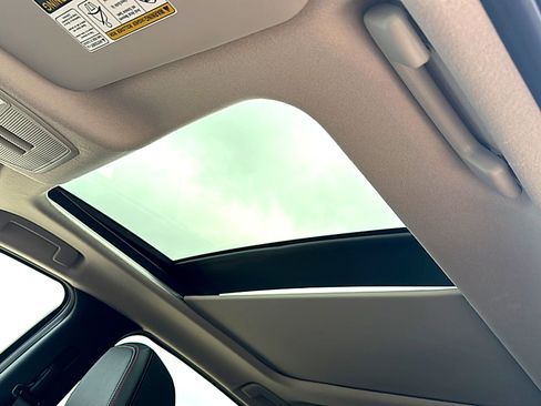 New 2026 Nissan Kicks SR w/ SR Premium Package FWD image 13