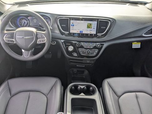 New 2026 Chrysler Pacifica Select FWD image 14