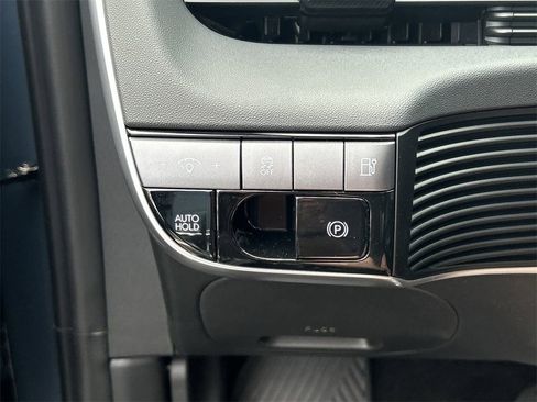 New 2025 Hyundai Ioniq 5 SE image 26