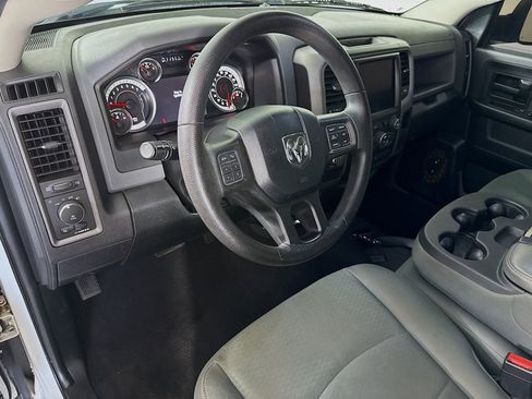 Used 2017 RAM 1500 Express image 22