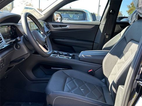 New 2026 Volkswagen Atlas Cross Sport SE image 10