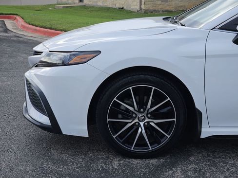 Used 2022 Toyota Camry SE FWD image 8