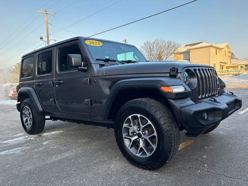 Used 2024 Jeep Wrangler Sport S image 3