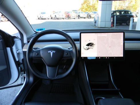 Used 2018 Tesla Model 3 Long Range image 18