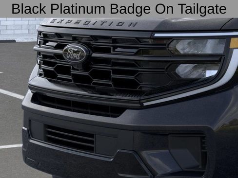 New 2026 Ford Expedition Platinum image 18