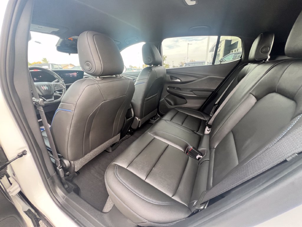 Used 2025 Buick Envista Sport Touring w/ Convenience II Package FWD image 28
