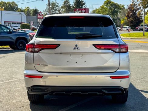 Used 2022 Mitsubishi Outlander ES image 5