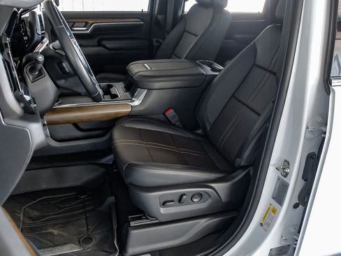 Used 2025 Chevrolet Silverado 3500 High Country w/ High Country Premium Package image 29