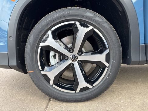 New 2026 Volkswagen Tiguan SE image 27