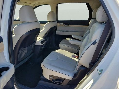 Used 2023 Hyundai Palisade Limited image 11