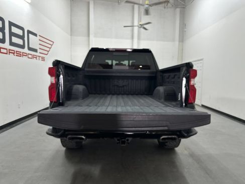 Used 2020 Chevrolet Silverado 1500 LT Trail Boss AWD/4WD image 17