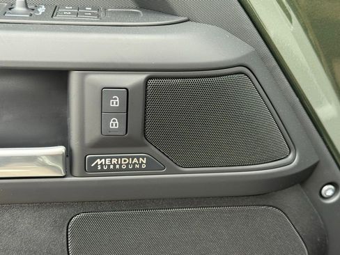 New 2026 Land Rover Defender 110 X-Dynamic SE AWD/4WD image 14