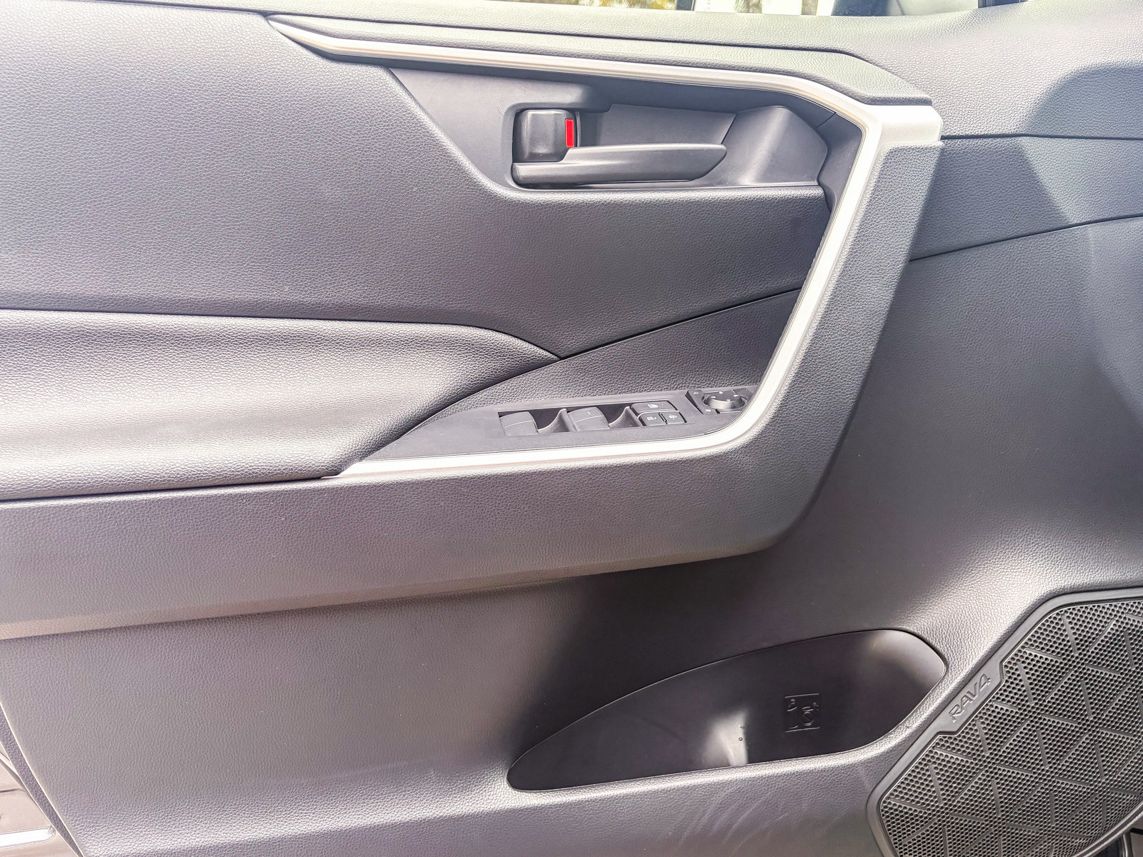 Certified 2025 Toyota RAV4 LE AWD/4WD image 20