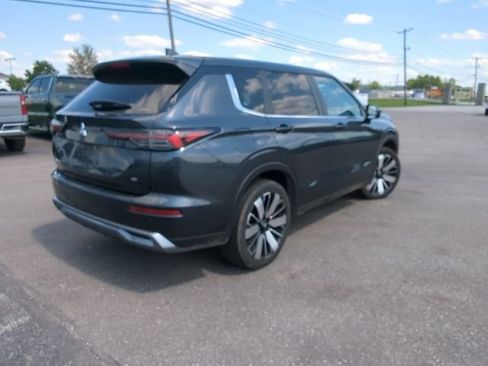 Used 2025 Mitsubishi Outlander SE AWD/4WD image 31