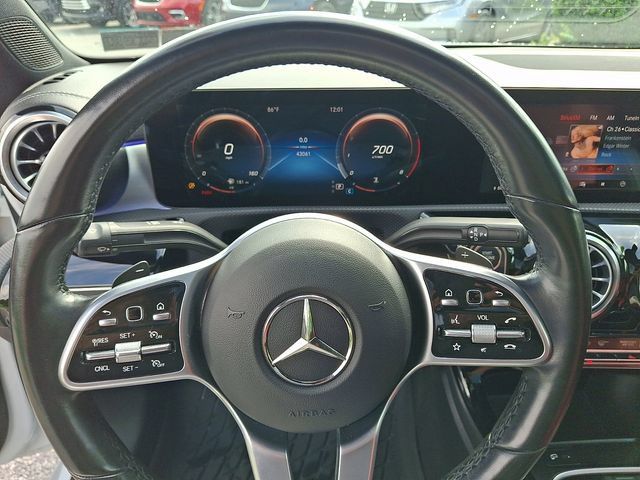 Used 2022 Mercedes-Benz CLA 250 4MATIC image 21