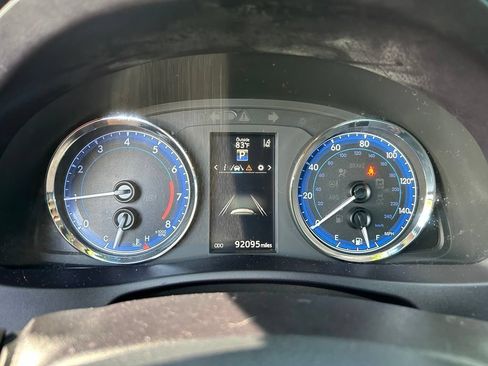 Used 2018 Toyota Corolla SE FWD image 23