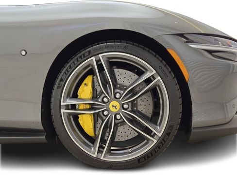 Used 2024 Ferrari Roma Spider RWD image 8