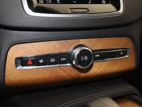 Used 2023 Volvo XC90 T8 Plus image 45