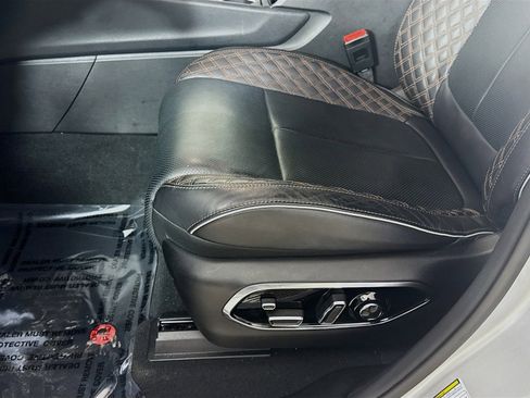 Used 2023 Jeep Grand Cherokee Summit image 12