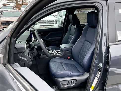 New 2026 Toyota 4Runner 4WD image 9