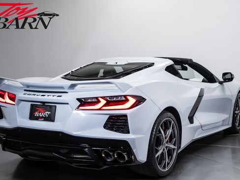 Used 2022 Chevrolet Corvette Stingray Preferred Cpe w/ Z51 Performance Package RWD image 5