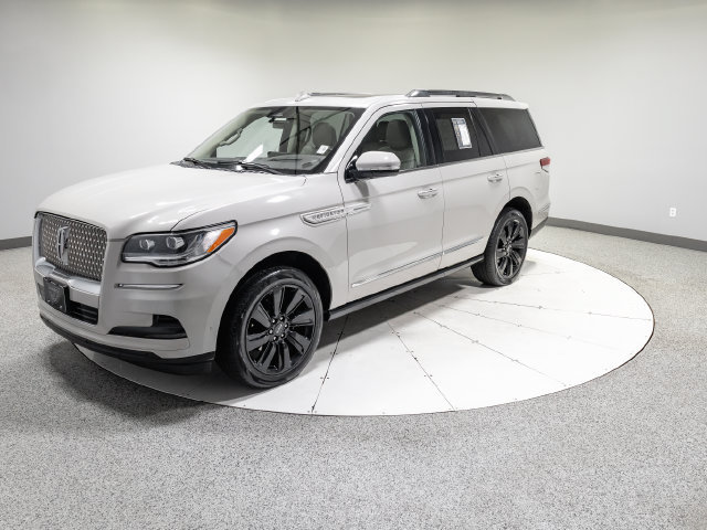 Used 2022 Lincoln Navigator Reserve AWD/4WD image 36