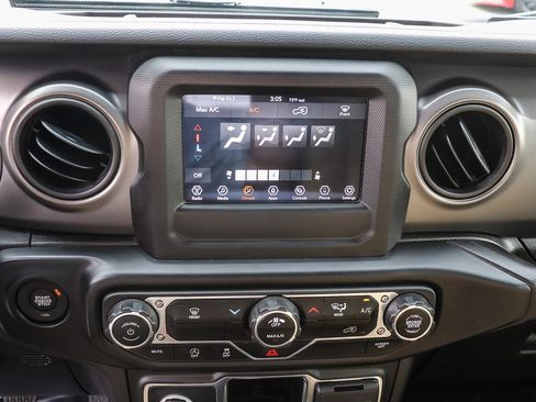 Used 2022 Jeep Wrangler Sport image 15