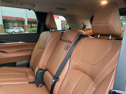 Used 2025 INFINITI QX60 Sensory w/ Vision Package AWD/4WD image 10