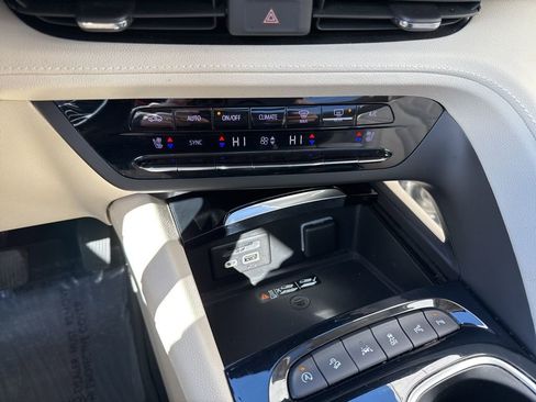 Used 2021 Buick Envision Avenir w/ Technology Package II AWD/4WD image 20