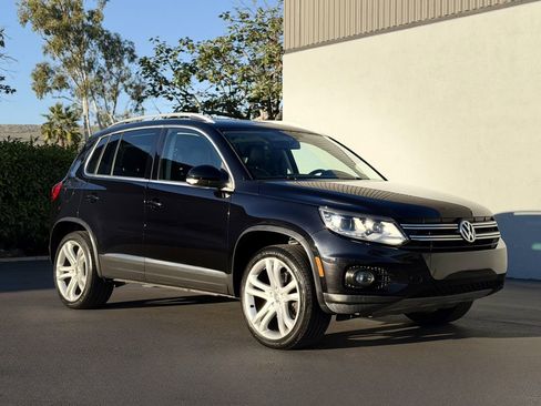 Used 2013 Volkswagen Tiguan SEL image 2