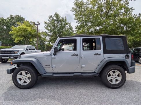 Used 2017 Jeep Wrangler Unlimited Sport w/ Quick Order Package 24S AWD/4WD image 9
