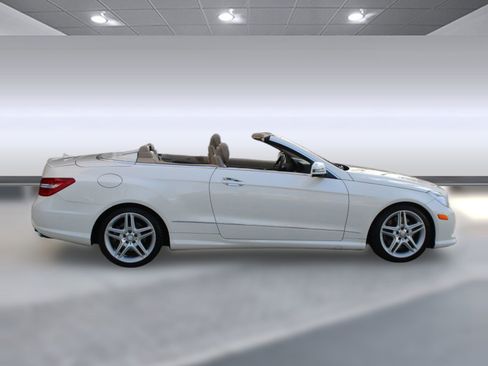 Used 2011 Mercedes-Benz E 550 Cabriolet image 8