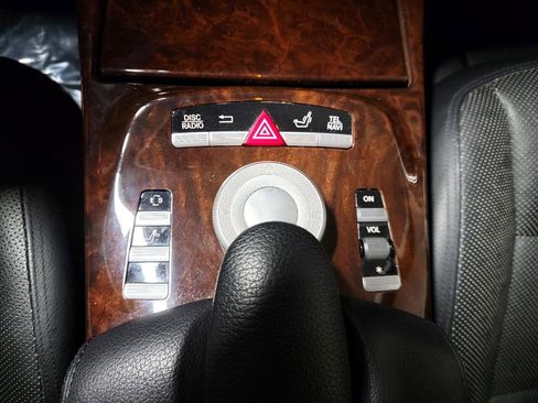 Used 2013 Mercedes-Benz S 550 4MATIC w/ Sport Pkg image 34