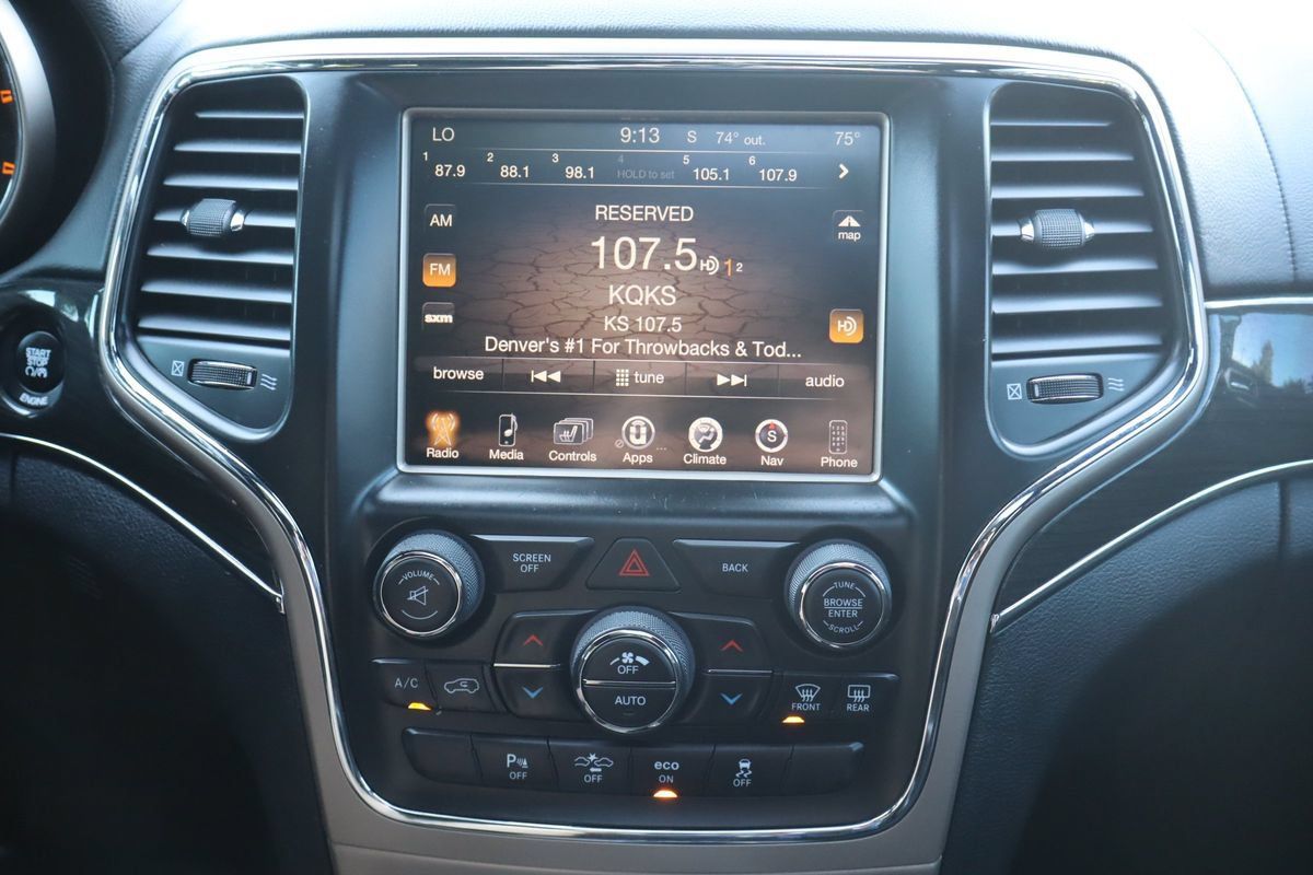 Used 2014 Jeep Grand Cherokee Overland w/ Advanced Technology Group AWD/4WD image 34