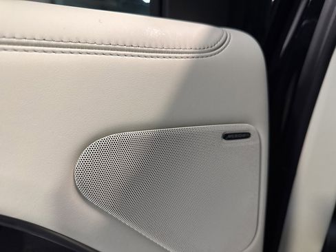 Used 2024 Land Rover Range Rover SE image 13