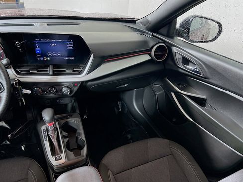 Used 2024 Chevrolet Trax RS w/ Driver Confidence Package image 20