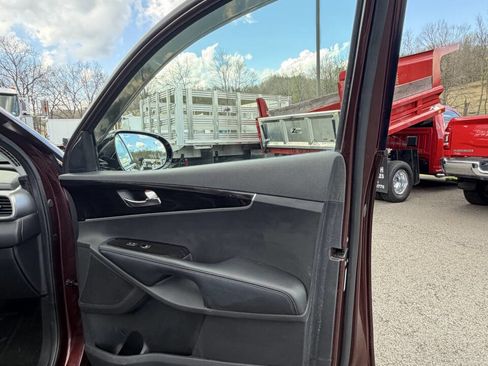 Used 2019 Kia Sorento S image 25